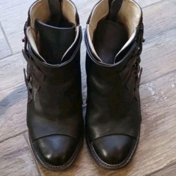 Freebird Circe Buckle Detail Leather Heeled Booties in Black/Brown, Size 7 - Picture 2 of 14